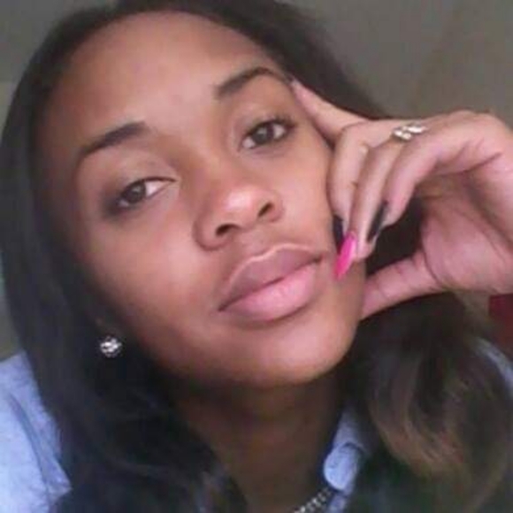 Meet your Posher, Janell - Picture 2 of 2